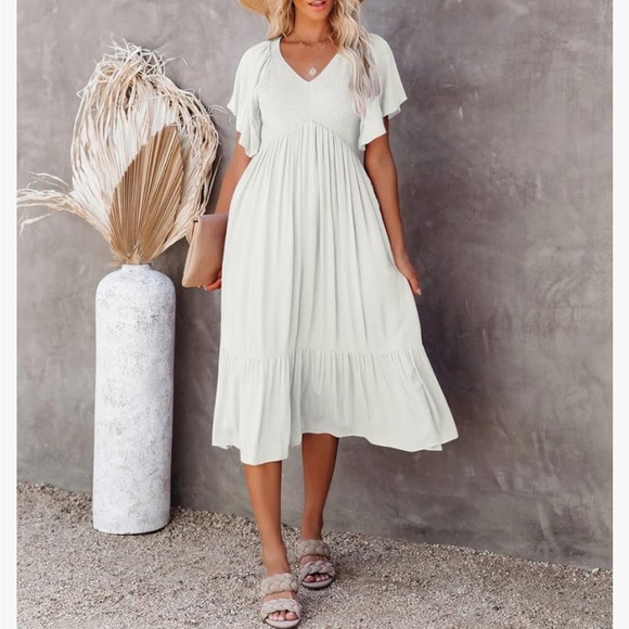 White dress - Picture 2 of 4